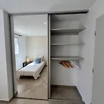 Apartamento Modern 2 Bedroom - Terrace, Pool Access & Mountain Views