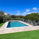 Modern 2 Bedroom - Terrace, Pool Access & Mountain Views Apartamento *