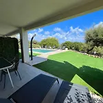 Modern 2 Bedroom - Terrace, Pool Access & Mountain Views Monticello