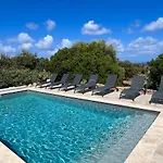 Modern 2 Bedroom - Terrace, Pool Access & Mountain Views * Monticello