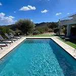 Modern 2 Bedroom - Terrace, Pool Access & Mountain Views * Monticello