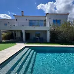 Modern 2 Bedroom - Terrace, Pool Access & Mountain Views *