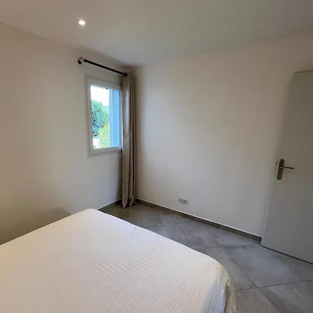 Modern 2 Bedroom - Terrace, Pool Access & Mountain Views Apartment