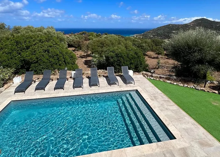 Modern 2 Bedroom - Terrace, Pool Access & Mountain Views * Monticello