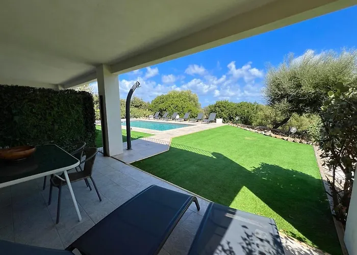 Modern 2 Bedroom - Terrace, Pool Access & Mountain Views Monticello