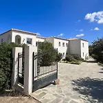 Modern 2 Bedroom - Terrace, Pool Access & Mountain Views Daire Monticello