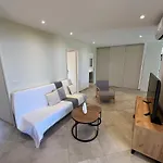 Modern 2 Bedroom - Terrace, Pool Access & Mountain Views Monticello
