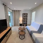 Daire Modern 2 Bedroom - Terrace, Pool Access & Mountain Views Monticello