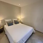Daire Modern 2 Bedroom - Terrace, Pool Access & Mountain Views Monticello