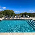 Modern 2 Bedroom - Terrace, Pool Access & Mountain Views Monticello