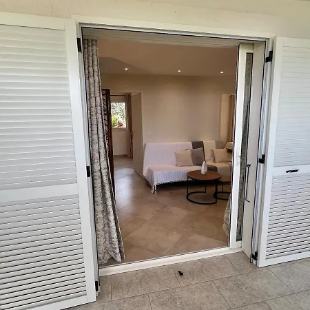 Modern 2 Bedroom - Terrace, Pool Access & Mountain Views 아파트 몽티셀로