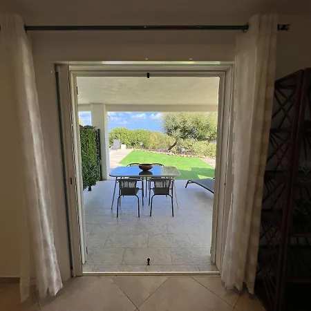 Modern 2 Bedroom - Terrace, Pool Access & Mountain Views *