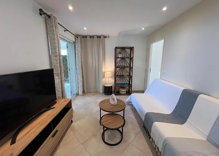 Appartement Modern 2 Bedroom - Terrace, Pool Access & Mountain Views Monticello