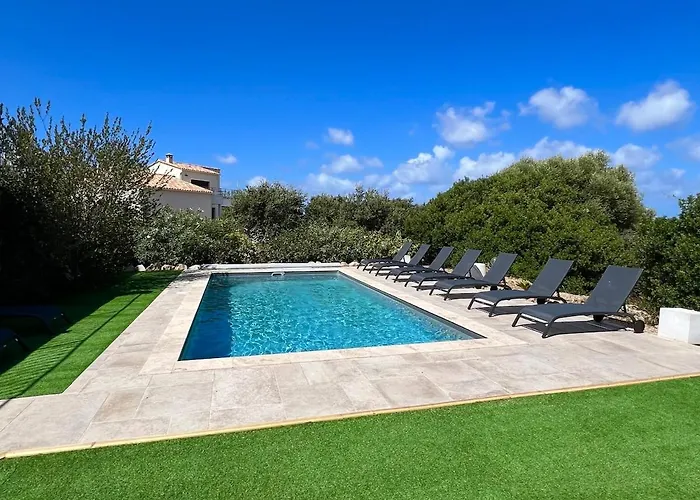 Modern 2 Bedroom - Terrace, Pool Access & Mountain Views Appartamento *